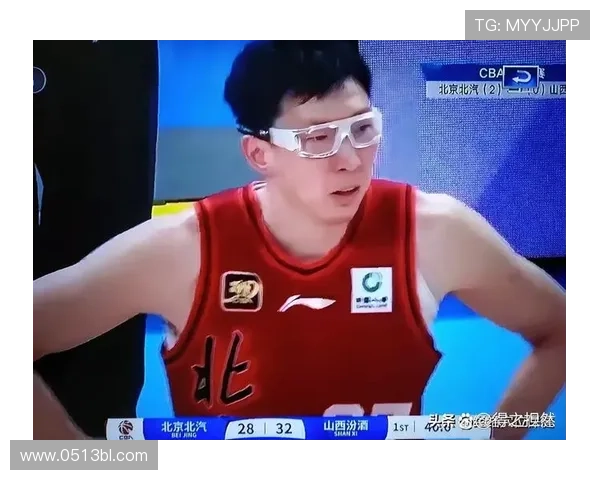 周琦抵达杭州与四川队会合 自嘲打不过就加入 孙铭徽调侃其为波兰人 周琦抵达杭州与四川队会合 自嘲打不过就加入 孙铭徽调侃其为波兰人